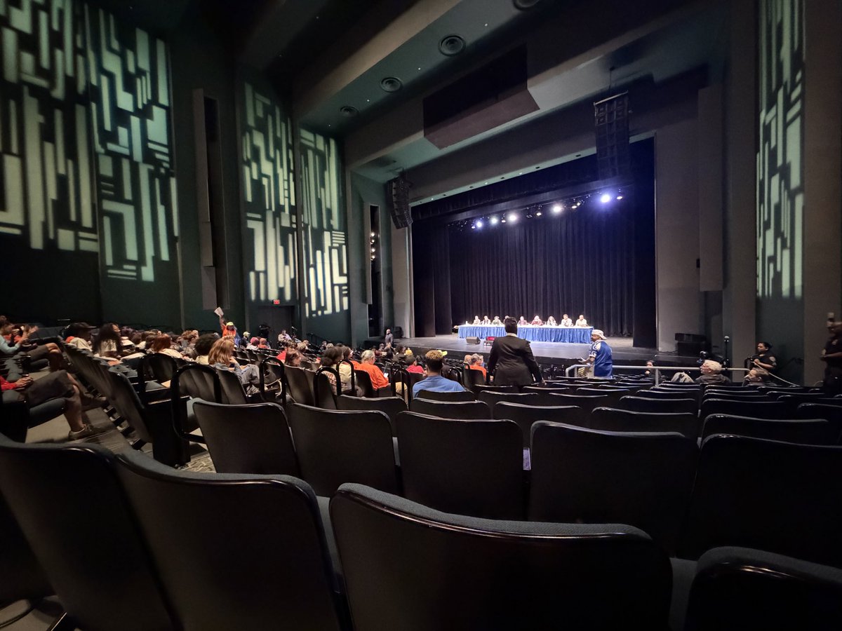 michelletandler's tweet photo. Last night while the NYC Mayor was watching basketball, I went to the Bronx and attended the Rent Guidelines Board meeting.

Wow, was it painful. 

For nearly five hours, tenant after tenant approached the microphone and begged, yelled and demanded a rent freeze. https://t.co/CKEdS0nmn8