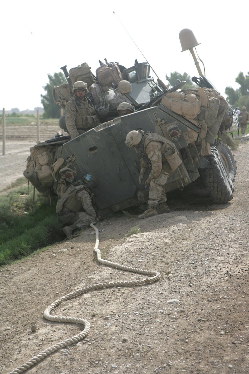 armour_529's tweet photo. Marines with D Company, 2nd LAR Battalion in Iraq, 2008. 

📸USMC/Albert F. Hunt https://t.co/ajqfHpJMdg
