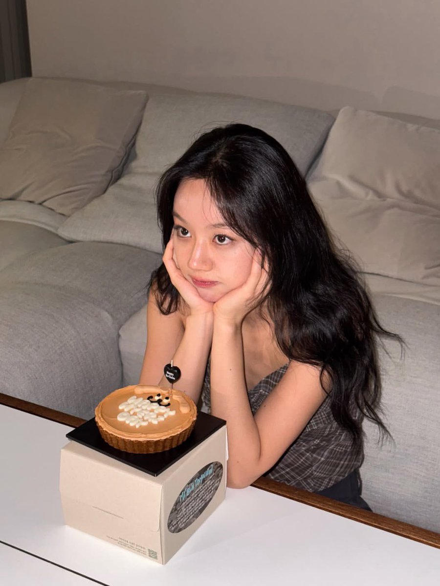 liligisoo's tweet photo. Last minutes of Hyeri’s day https://t.co/1NGvkSsF73