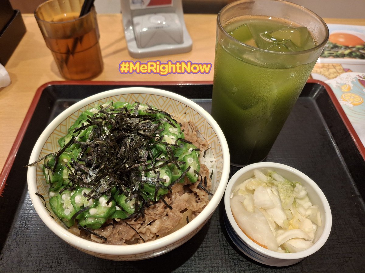 sumokelly's tweet photo. 自從摔倒之後，睡眠質量變差，面色更加不好，所以今天去做個面部護理放鬆放鬆。認識老闆很多年了，看著她生意越來越有起色，但是今天老闆第一次跟我抱怨政府。對於香港前景，我一向是持悲觀態度的，有時候和她吐槽兩句，她就覺得我負面。今天我隨意問了一下股票做的怎麼樣，她很是勞氣地說：全是虧的！ https://t.co/x4xGhF0jM1