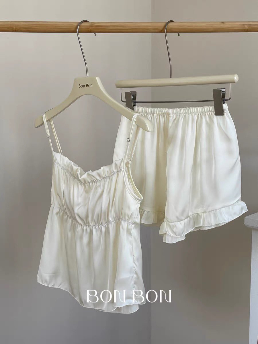 gurls_girl's tweet photo. BON BON — satin sleepwear ·˚ ₊˚ˑ  
จับเซตให้โคตรจะน่ารักกก มีลายไซส์เลยค่า https://t.co/ivQbVsTFma