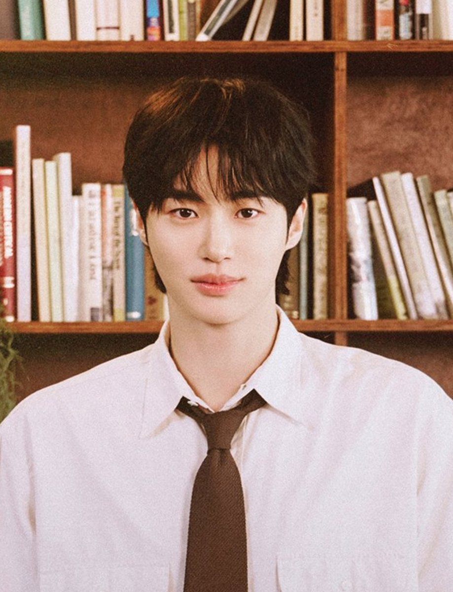 yummywm's tweet photo. 진짜 변자민버튼이냐고 https://t.co/usMP2fFvxT