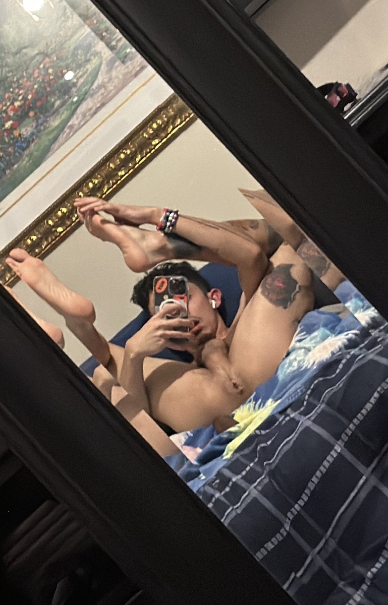 Latinoboixozz's tweet photo. Does this make you horny? 

#horny #gay #gooner #ass https://t.co/ilXn7HQI23