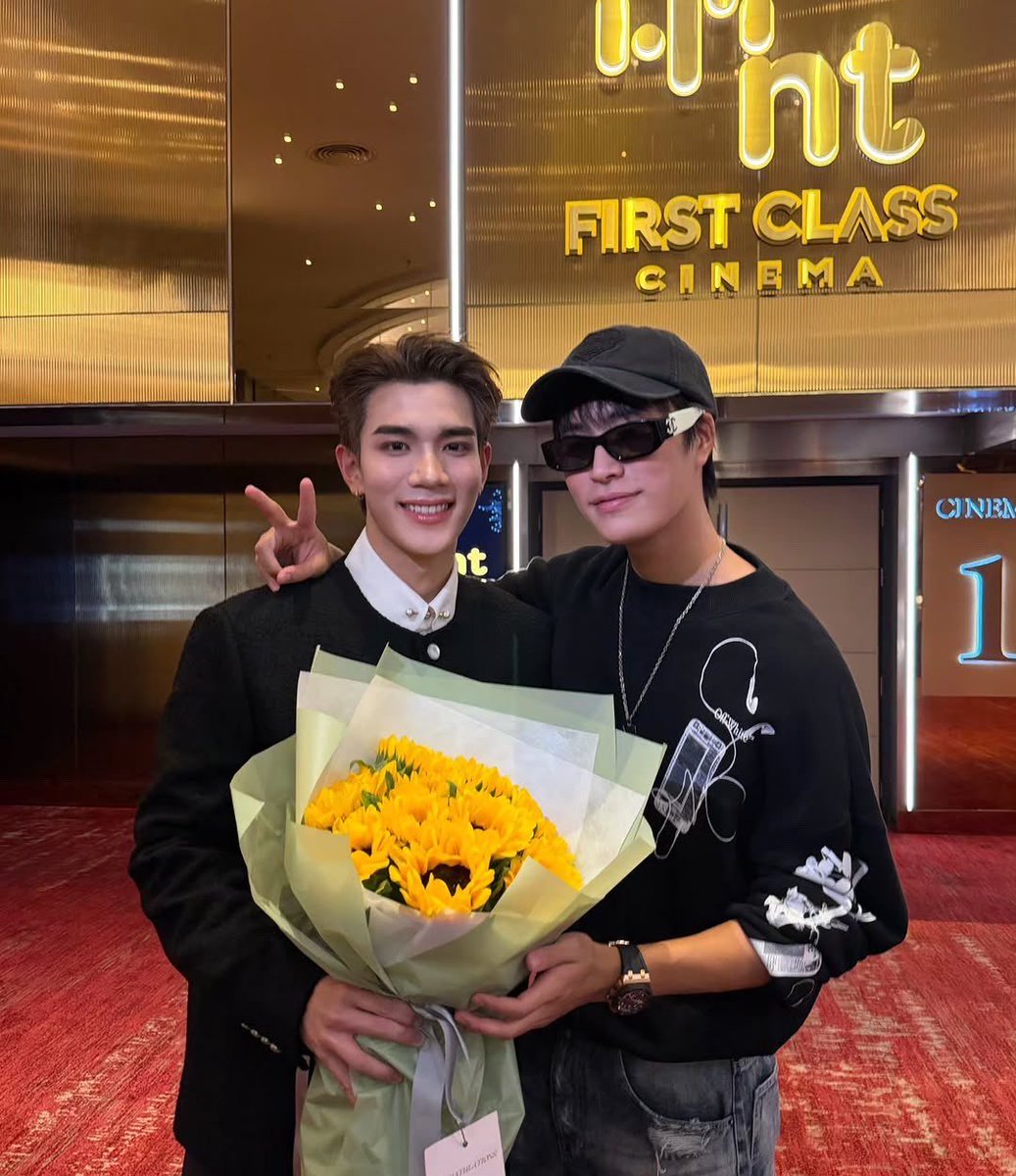 junoooqrd's tweet photo. ในใจไม่เคยมีผู้ใด จนความรักเธอเข้ามา ทำให้ดวงตาฉันเห็นความสดใส ♡♡ 

#GeminiFourth #เจมีไนน์โฟร์ท https://t.co/U25eJeQLDX