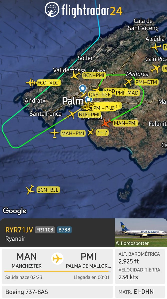 controladores's tweet photo. Día movido hoy en #Palma. 
Varias frustradas por cizalladura en aproximación y un vuelo que regresa por indicación de posible puerta mal cerrada, aterrizando sin incidencias. 
#SafetyFirst https://t.co/j5pBV5bLaf