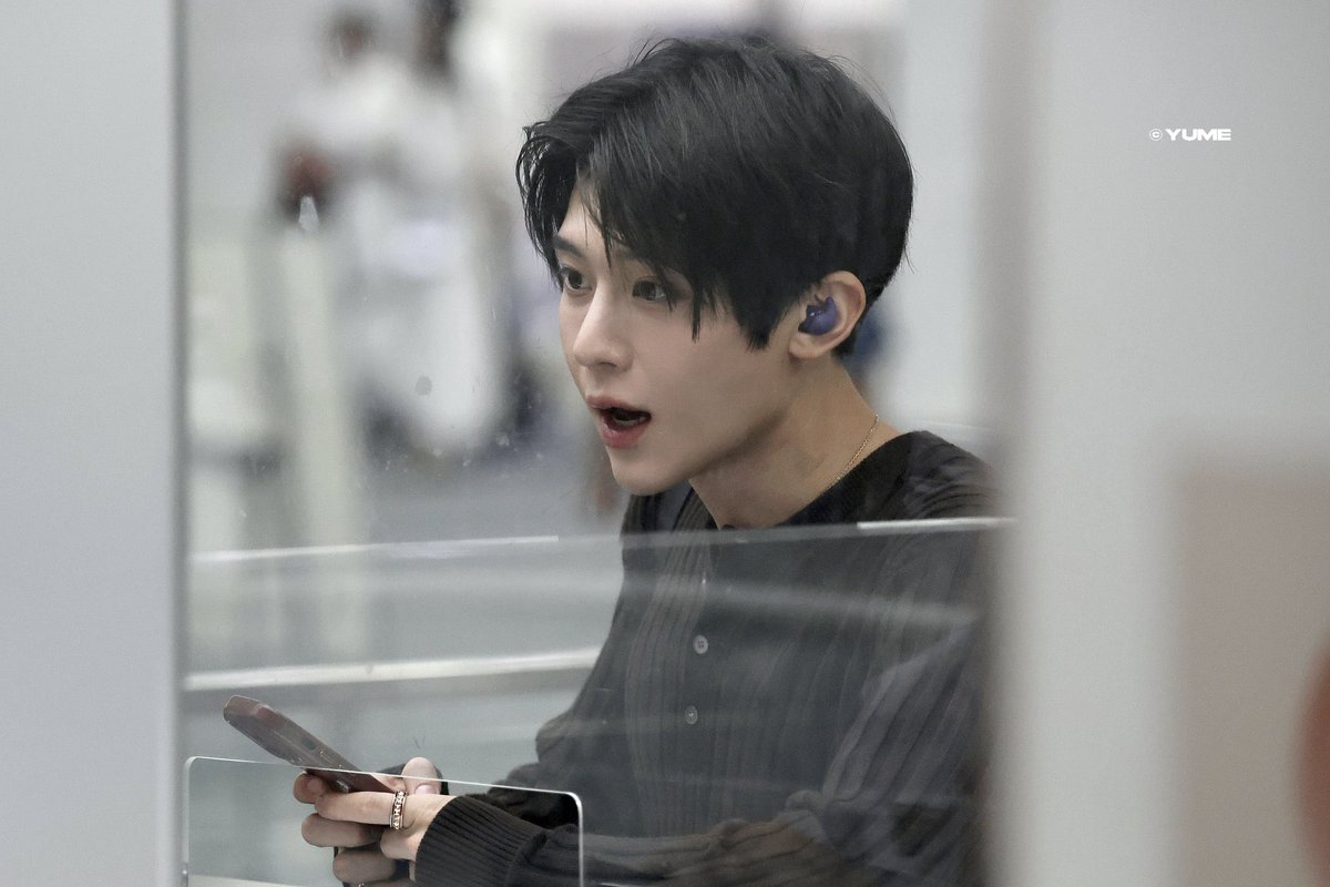 연이 tweet media
