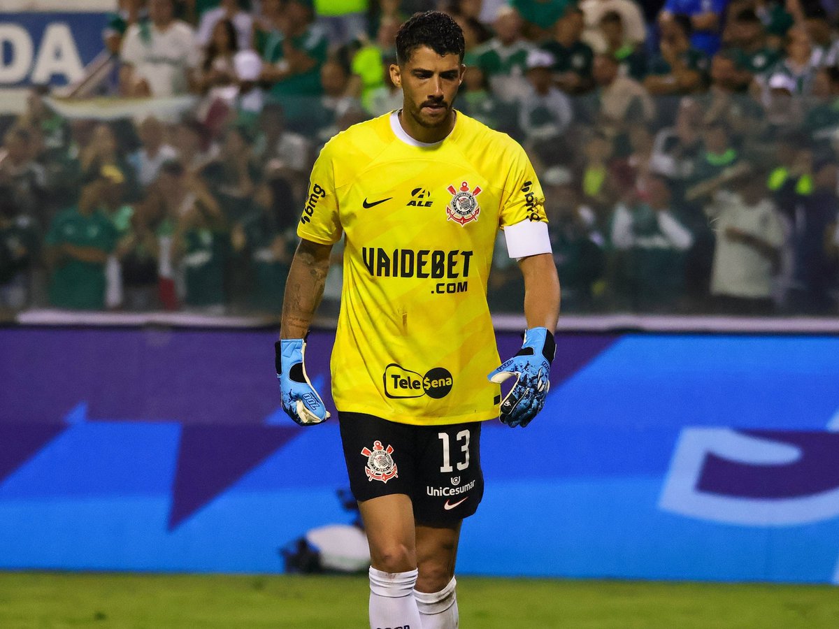 bentoswift's tweet photo. Meu goleiro favorito, estarei comprando uma camisa de goleiro e colocando Gustavo H. 13 nas costas https://t.co/CgMANLcinM