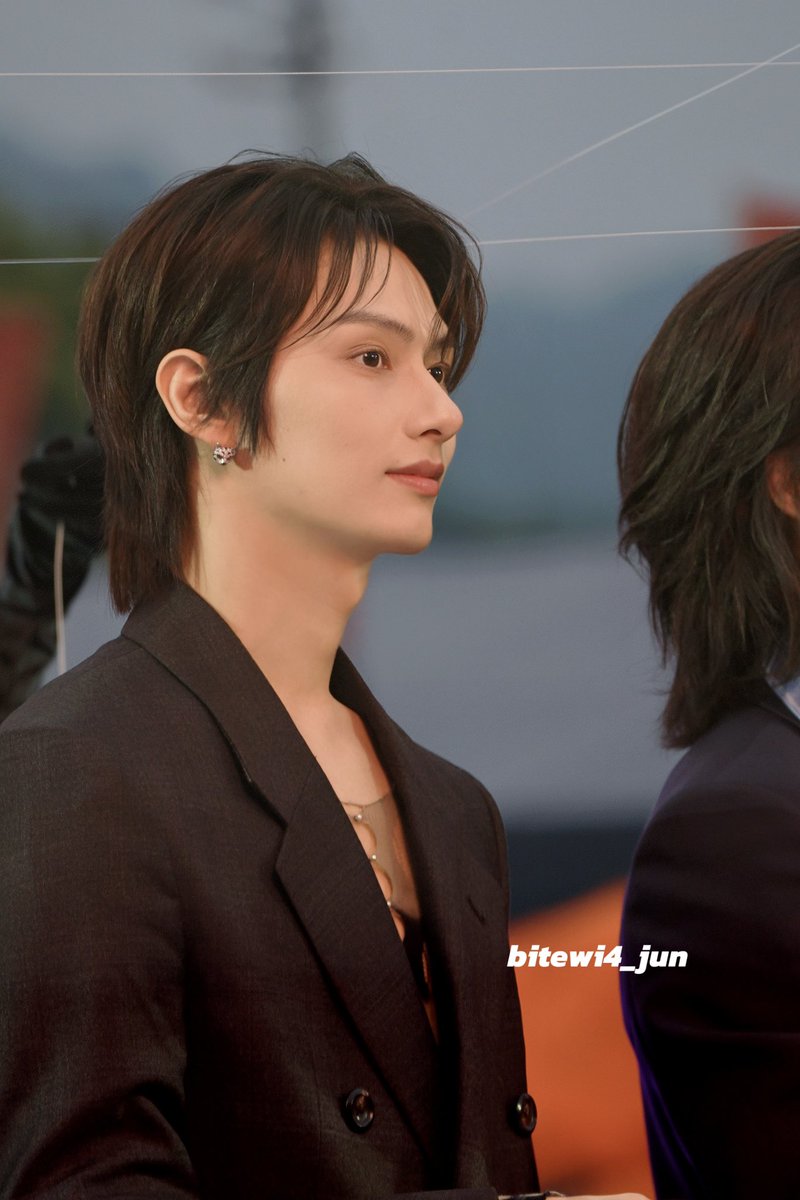 bitewi4_jun's tweet photo. 260327 REDGALA

Happy early 30th, my cat🐱💕
May you stay forever bright and innocent

#오늘은_문준휘생일_축하_쿠다사이
#OurMoonlightJUNday

#文俊辉 #문준휘 #JUN #SEVENTEEN https://t.co/fLTrkoVykL