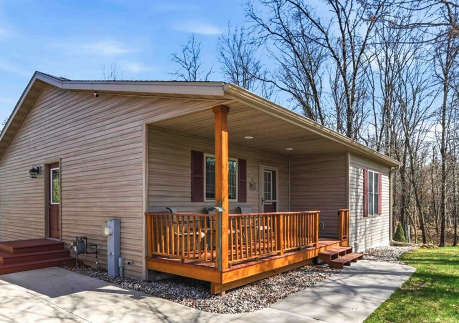itscabintime's tweet photo. Discover Nekoosa! Golf House offers a screened porch &amp; game room on Lake Arrowhead. Walden Pond Retreat features a private deck &amp; pond path. Book direct &amp; save! #itscabintime #bookdirect https://t.co/a6y7FCDlLG https://t.co/FBwbYY3gPV https://t.co/UBupmDwN6X