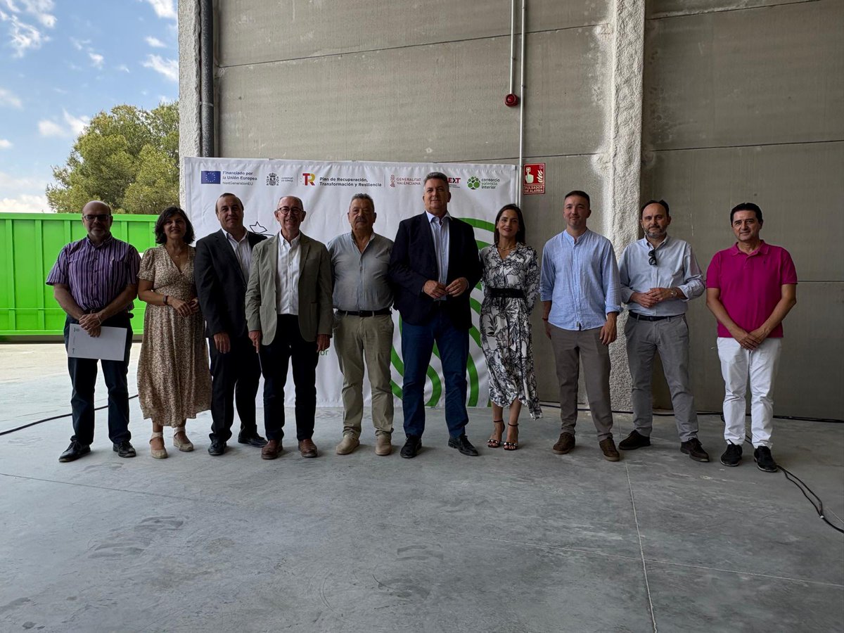 CVI_V3's tweet photo. Hoy hemos inaugurado en la Planta de Tratamiento de Residuos de Llíria las nuevas instalaciones para el tratamiento de colchones y la preparación para la reutilización de residuos voluminosos, financiadas con fondos europeos Next Generation EU. https://t.co/pXYuQ2zATQ
