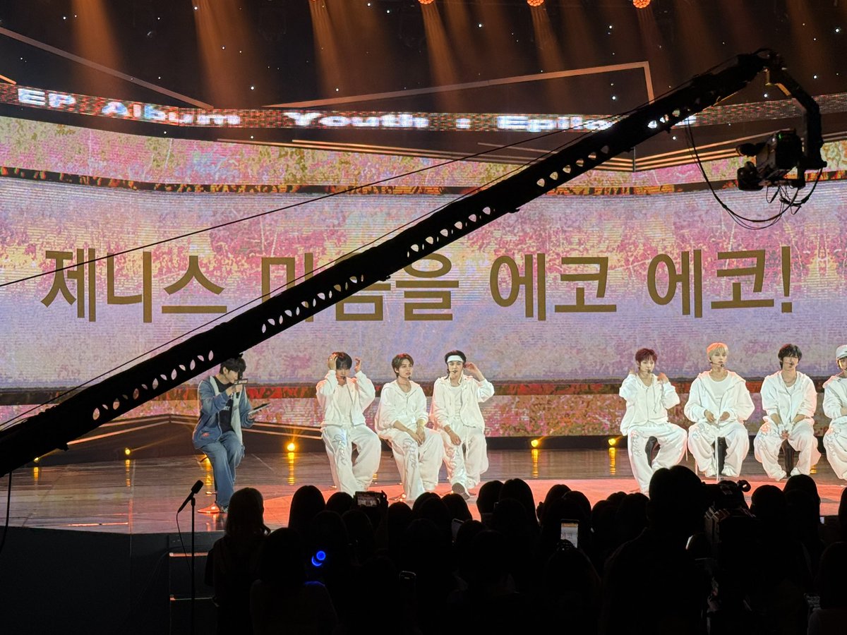 Pongsil2___'s tweet photo. 으흠..큼.. 재.쇼케..재쇼케 https://t.co/IHd9ID1isa