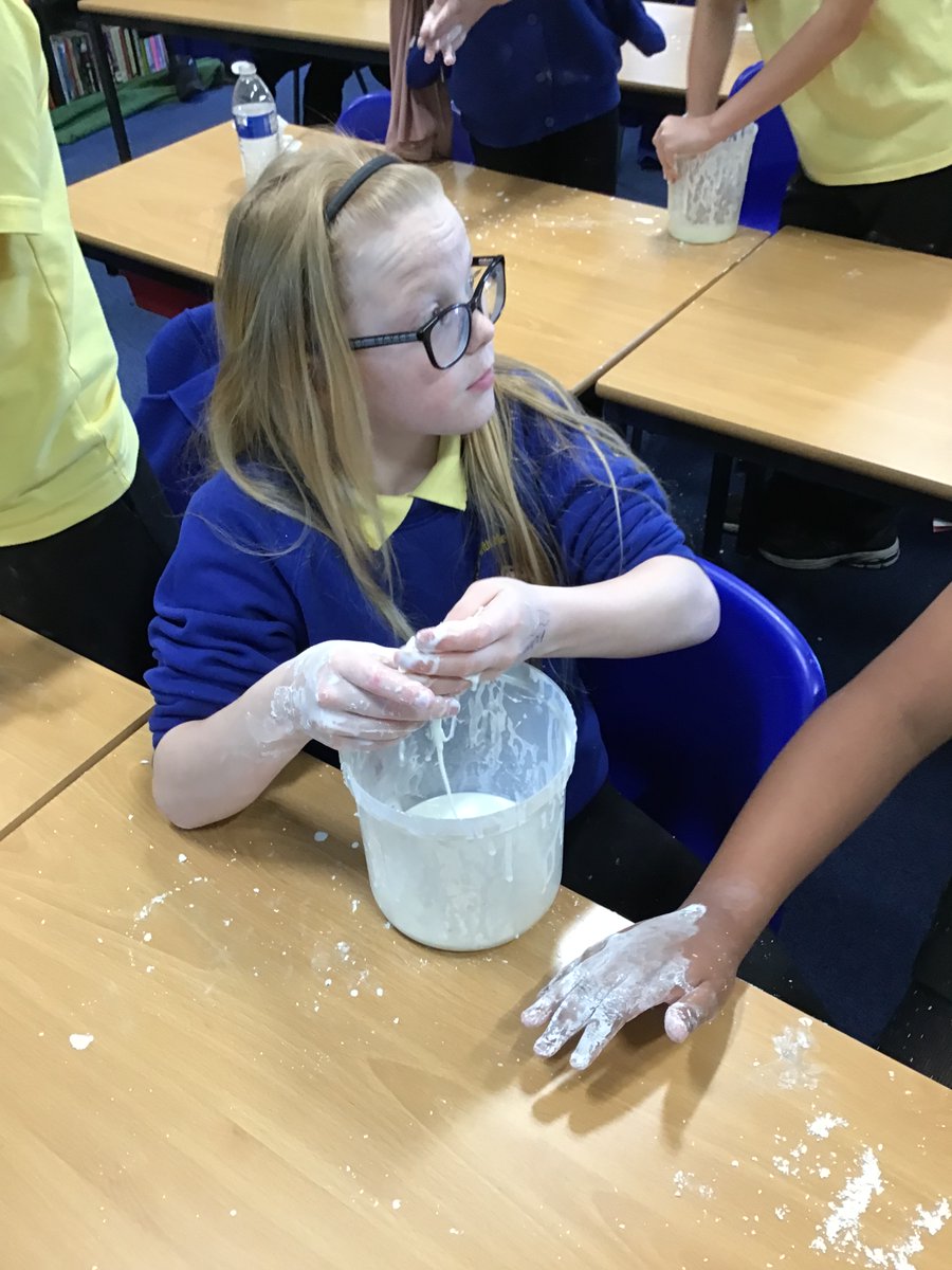 mrs_sshields's tweet photo. A wonderful morning celebrating a science day in Year 5. Volcanos and non-Newtonian fluid @HollinPrimary https://t.co/9aHG0wb6Hk