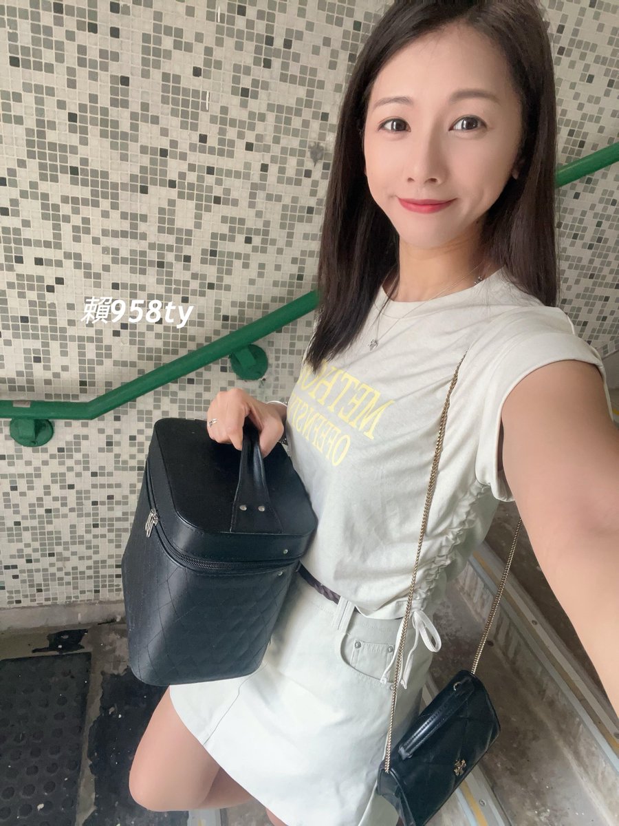雙寶單媽佩珊『美甲師』 tweet media