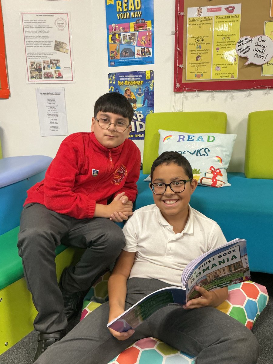 PhippsMiss1's tweet photo. Visiting the school library is always a highlight of the week! 📚 https://t.co/pFRFwVGAVo