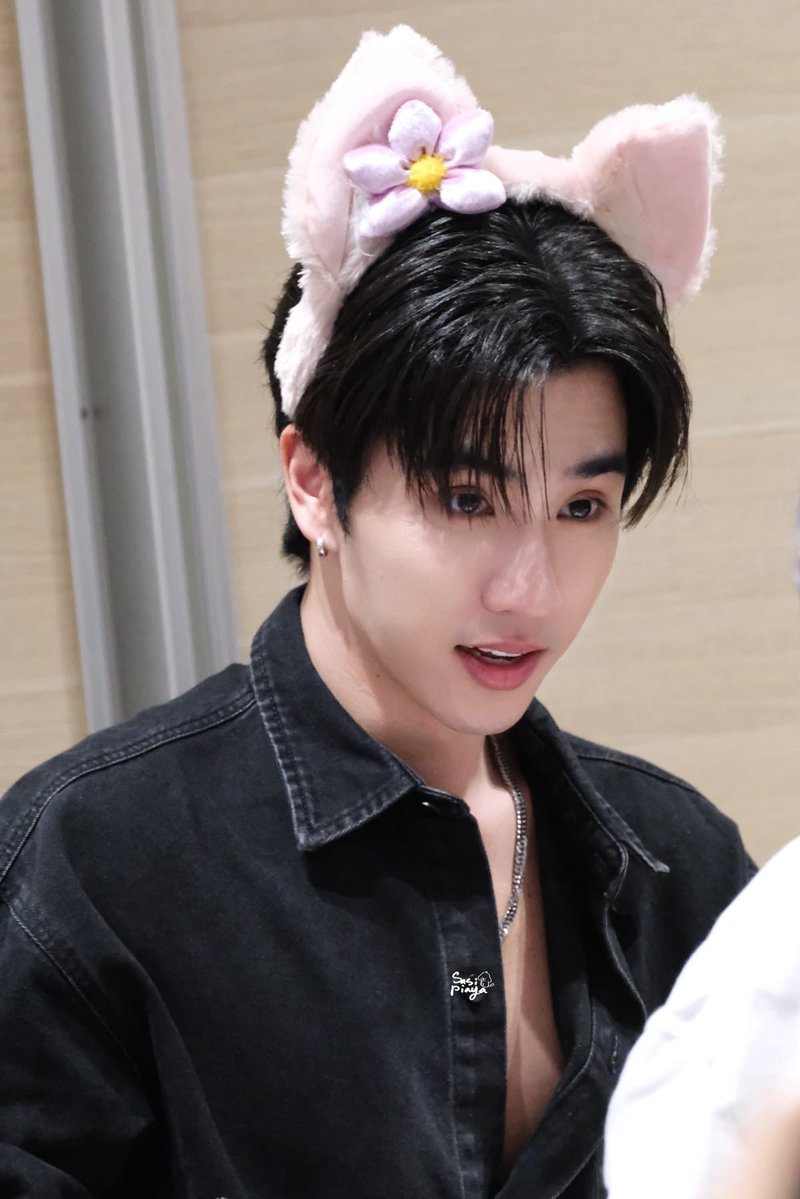 Chxp_SW's tweet photo. ปรุงจืด                                                 ปรุงจัด https://t.co/h1sGScXhuz