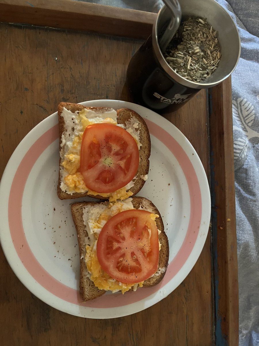 f6sting's tweet photo. desayuno, lo mismo q la cena xq soy autista dea no mentira https://t.co/uEeCPkJGJY