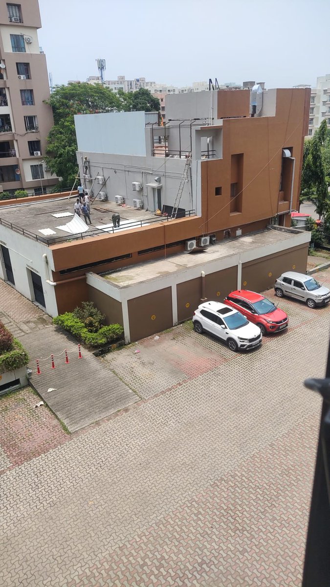 AshishMediaWeb's tweet photo. Rooftop area illegally constructed using tin shade for new restaurant purpose? Has NKDA given permission for such deviation from sanction plan.
Location: Greenfield Ambition Commercial Space
AA2D, Newtown 
@paulagnimitra1 Ma'am 
@SuvenduWB Da
@nkdamar https://t.co/Lzpx6A37pK