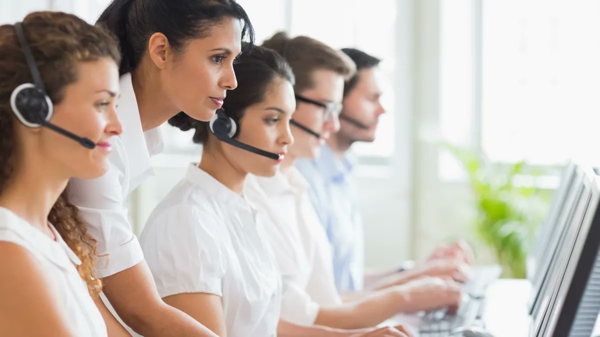 AccessCX's tweet photo. When does it make sense to bring customer service onshore? https://t.co/UArN7S64Vy #ai #CX https://t.co/di1jkyANnH
