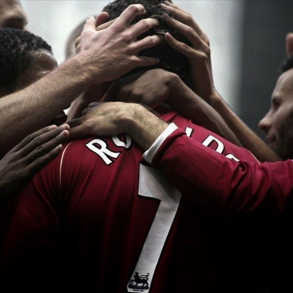 UTD__Ronaldo's tweet photo. 🚨🎙️Ricardo Kaka : Ronaldo is the greatest of all time with out the World Cup Messi is below him

🗣️ Winning a World Cup doesn’t change anything. I won it all, and I’m not the best in history. Messi is genius but the best and most complete in history is Cristiano Ronaldo.”

“Kaká: I respect Messi immensely for everything he has achieved  his talent is undeniable and his career is legendary. But in my opinion, winning a World Cup doesn’t automatically make someone better than Cristiano Ronaldo. Ronaldo remains the most complete player I’ve ever seen.”