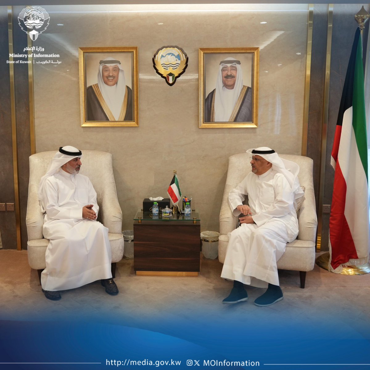 MOInformation's tweet photo. استقبل معالي السيد/ عمر سعود عبدالعزيز العمر وزير دولة لشؤون الإتصالات وتكنلوجيا المعلومات ووزير الإعلام والثقافة بالوكالة
السيد/ فيصل الصواغ
رئيس اتحاد الإعلام الإلكتروني
والسيد/ محمد العرادة
أمين سر الإتحاد
وناقشوا سبل تعزيز التعاون بين الوزارة
والإتحاد، لما يخدم الحركة الإعلامية الكويتية
#وزارة_الاعلام_الكويت