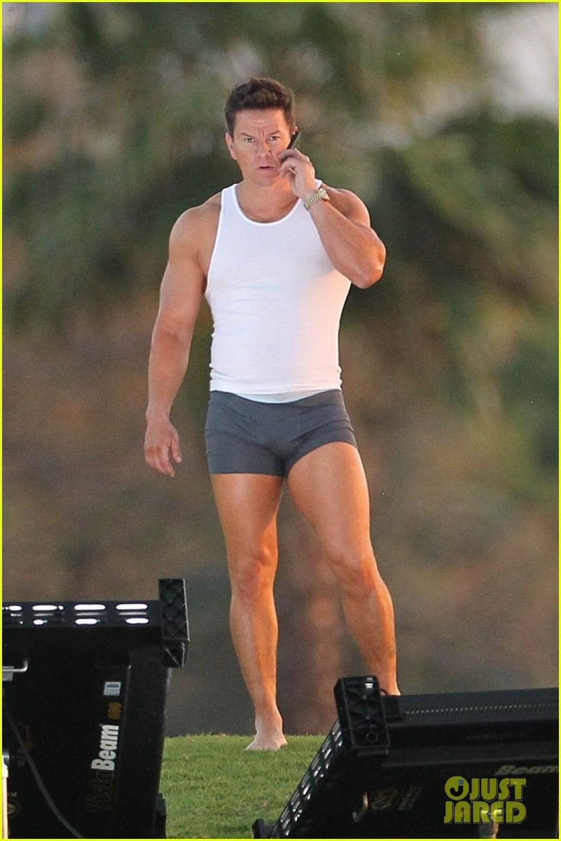 CelebG00nerr's tweet photo. If Mark Wahlberg was my friend’s dad I’d be over all the time

He just keeps feeding us with his pics https://t.co/3vAF3XkdVb