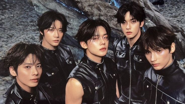 HYBE_Chart's tweet photo. HYBE group songs that the entered Spotify US Daily Chart.

#1 @bts_bighit : 100 songs
#2 @TXT_bighit : 11 songs
#3 @le_sserafim : 8 songs
#4 @katseyeworld : 6 songs
#5 @ENHYPEN : 2 songs
#6 @ILLIT_official : 2 songs
#7 @cortis_bighit : 1 songs https://t.co/B16ONX0ZV2