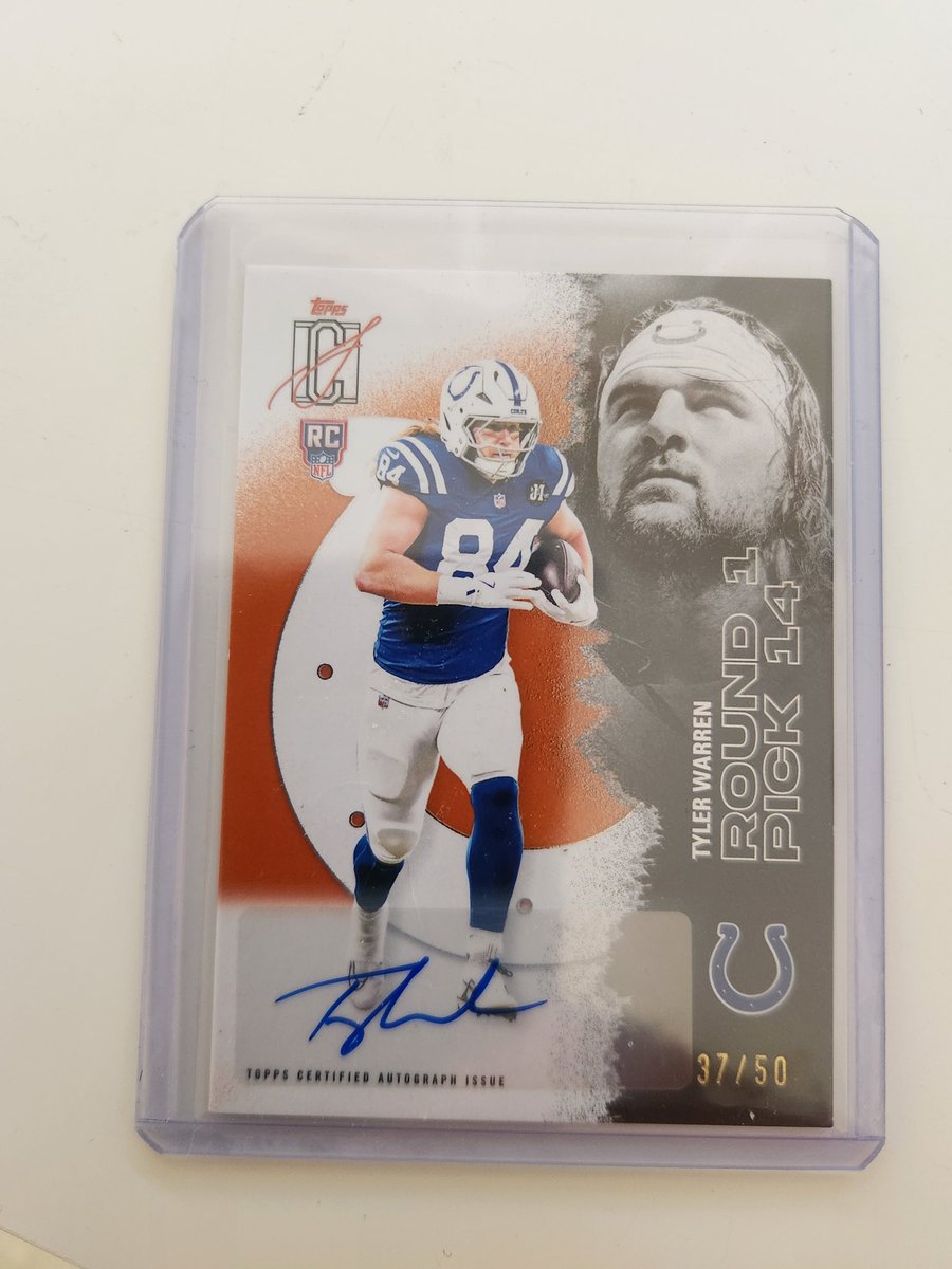 IPulseOfTheCity's tweet photo. My first pulled auto.  Let's go future 🐐 

@CardPurchaser https://t.co/HxFhvwBLfI