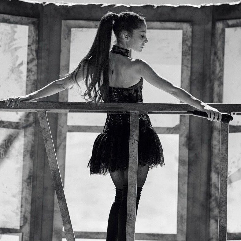 Ariana Grande Brasil tweet media