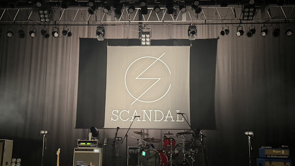 hayashitadayuki's tweet photo. SCANDAL「ECHO」ツアー初日。
新曲盛りだくさんで、あの曲やってないなぁと思っていたら、、、粋な演出でした。
そして、今日はMCも爆笑🤣で、いつも以上にキレのいいトーク。
会場の音もすごく良くて、ぜーんぶが最高でした。
次は、8.21の城ホールが今から楽しみです！
#scandal 
#scandal_ECHO https://t.co/FfbRiqAcsK