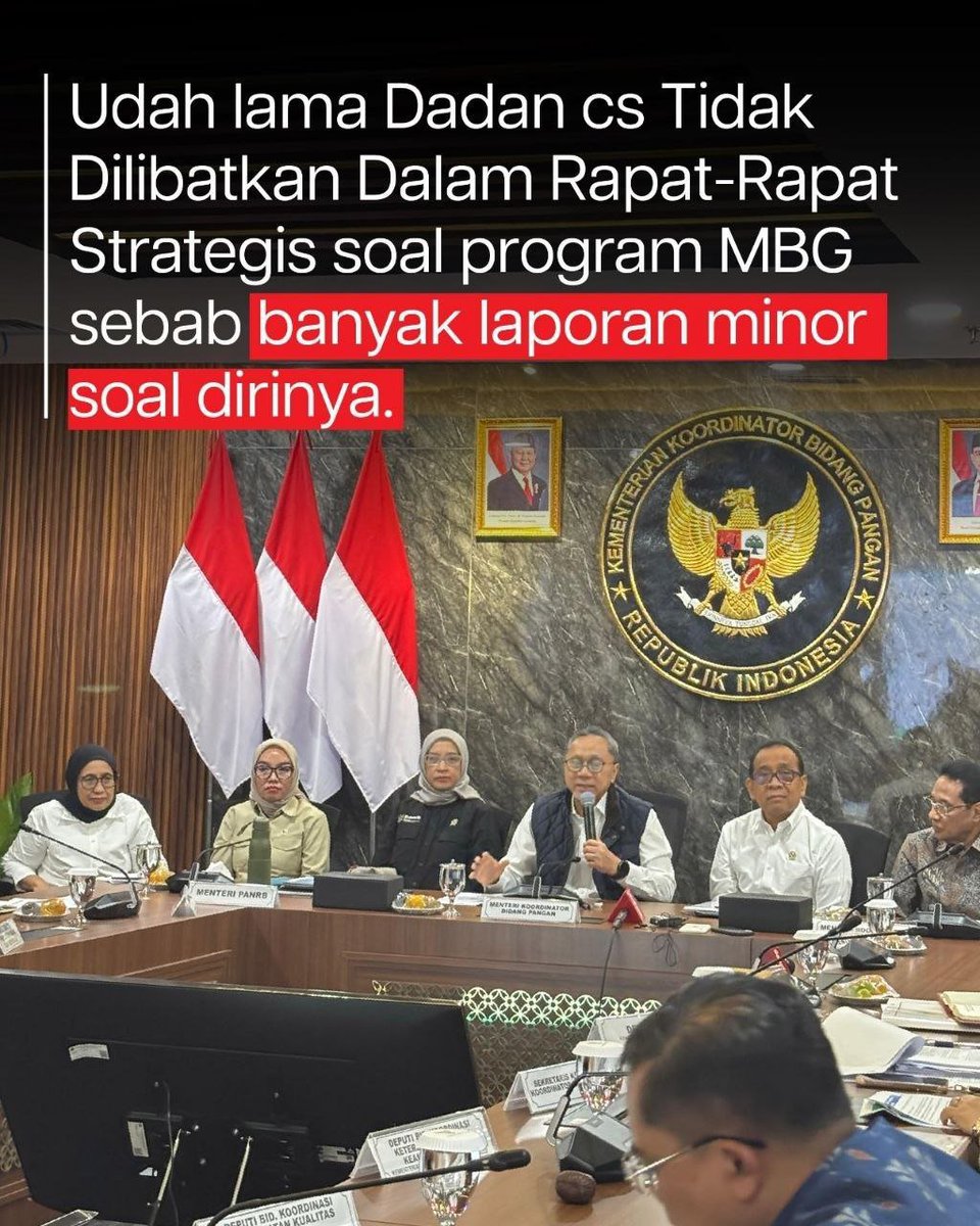 oxrth_'s tweet photo. Publik kaget saat Kejagung menggeledah BGN dan menahan Dadan Hindayana beserta dua wakilnya. Yang menarik, prosesnya berlangsung cepat setelah pencopotan diumumkan Presiden. Banyak yang bertanya, apakah ini sekadar simbol atau langkah serius? https://t.co/dRL08d11Ro