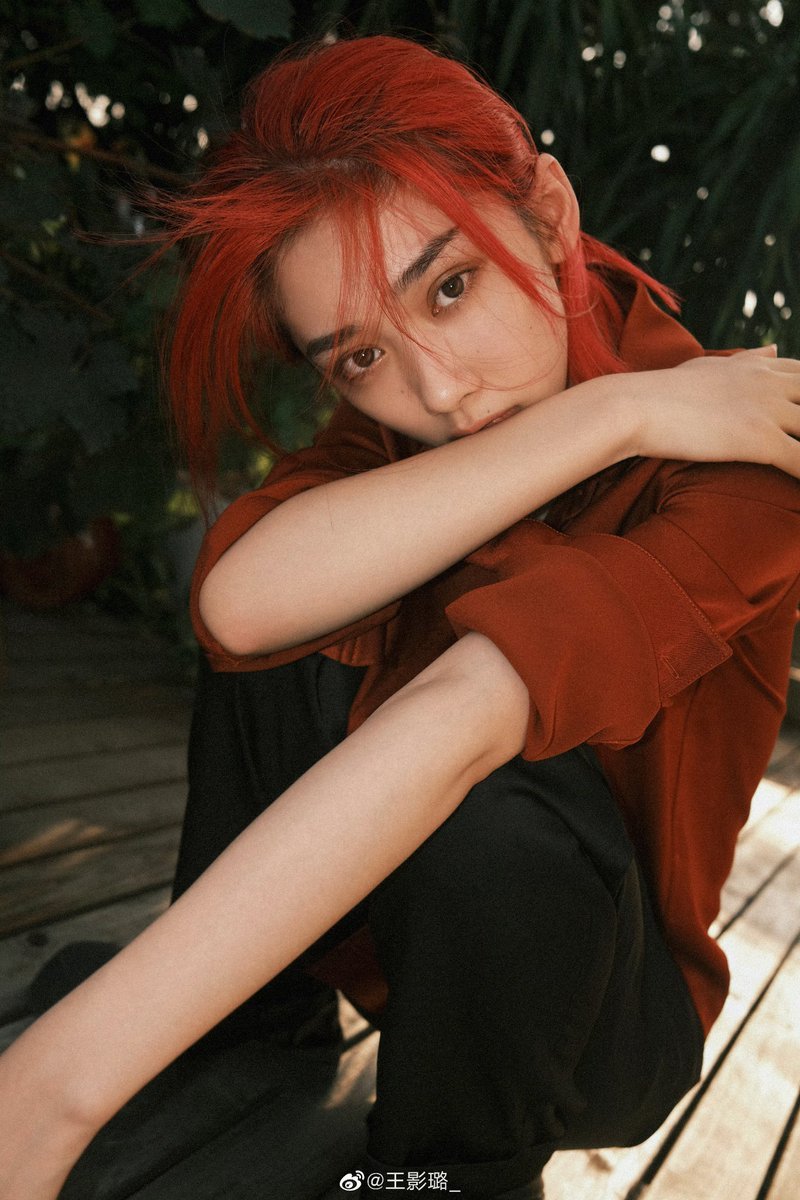 WYL_STYLE's tweet photo. Wang Yinglu in red outfit https://t.co/04Ir3FQ9XP