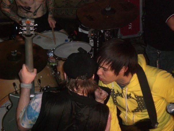 lennonstump's tweet photo. thread of peterick photos that make me hurt myself and others https://t.co/yxSMCtTgGx