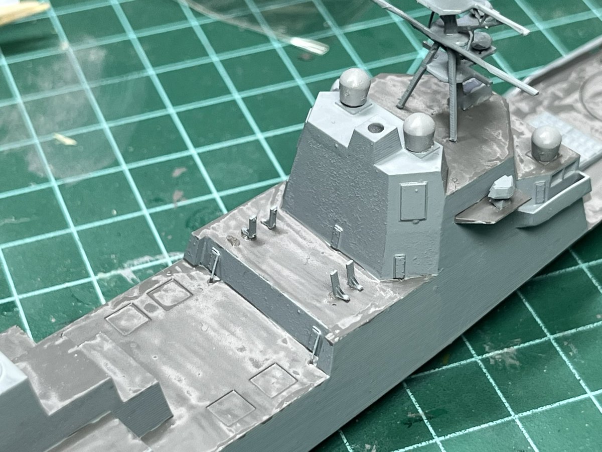 sinseidainihon's tweet photo. 1/700 コンステレーション級フリゲート艦

MK.53 NULKA デコイ装置 を艦橋 後ろに取り付けました。 https://t.co/IgaJzIhOtK