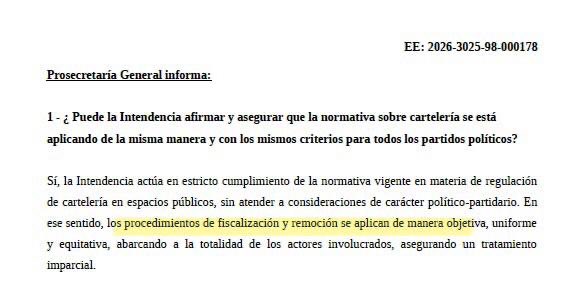 JuanAbdala02's tweet photo. LA INTENDENCIA TE MINTIÓ.

Cuando aparecieron los pasacalles con la leyenda “el gobierno te mintió”, la IM tuvo una sorpresiva celeridad y agilidad para bajarlos lo antes posible. No existió esa celeridad y agilidad para bajar los pasacalles en defensa del gobierno, que siguen colgados hasta hoy. 

Sin embargo, esto contestaron cuando pedimos informes. La intendencia te mintió 👇🏻