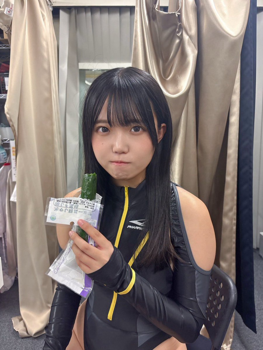 ui_haruna's tweet photo. 本日も個撮ありがとうございました❣️

(きゅうりすっぱいの顔🥒) https://t.co/0RRyxxl5Qf