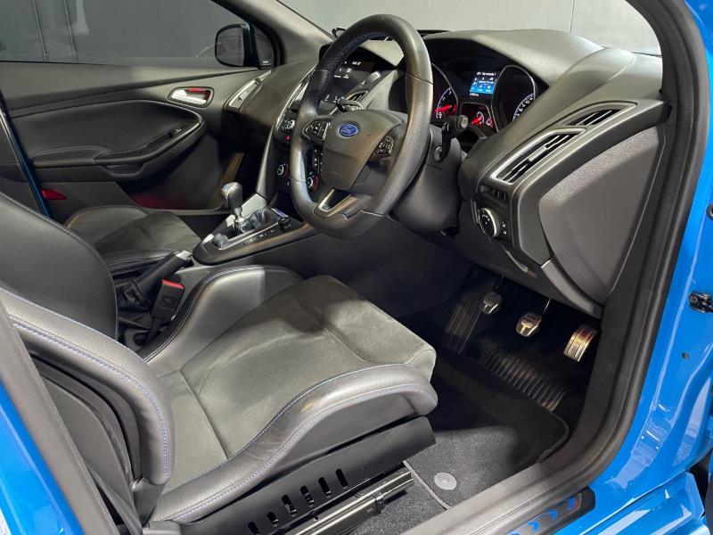 BoitumeloCaleb's tweet photo. R799 995
2017 Ford RS M/T
2.3L Turbo engine 
257kW &amp; 440Nm of torque 
limited to just 250 units
Full Franchise Service History 
(13 500 km). https://t.co/3iA0omHwUr