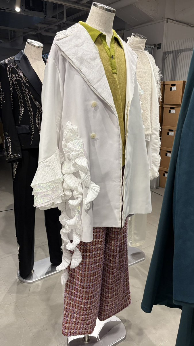 Pi_6_6's tweet photo. キスマイ衣装展『The Couture』

✔︎ Kis-My-Ft2 -For dear life- （2023）

🎵雨
🛼 横尾渉

池袋PARCO 後期 B
#キスマイTheCouture
#KisMyFt2_TheCouture
#キスマイパルコ https://t.co/HJJciFsvaV