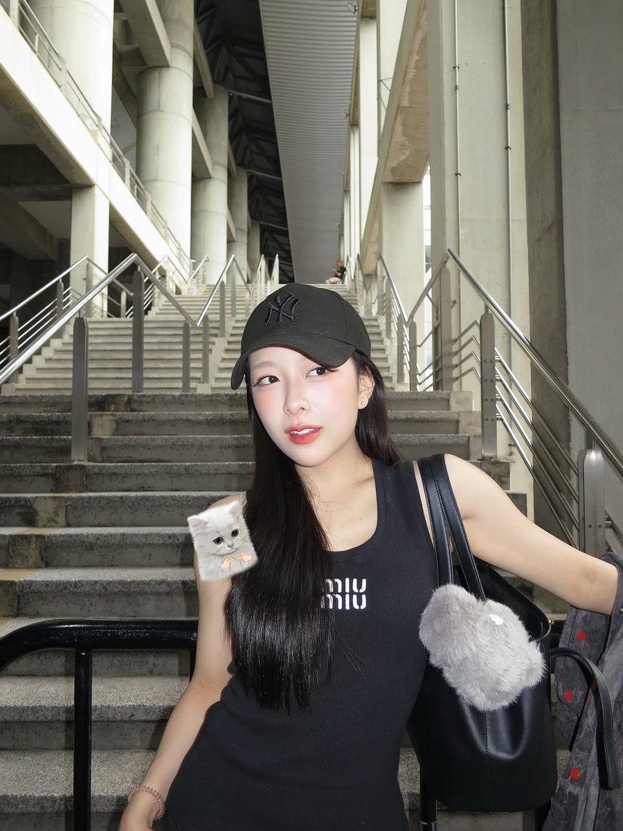 keng_yw_v3's tweet photo. ป๊าาาดดดดดด 🫠💗
#mewnich #mew_mn 🐎🤍💙 https://t.co/KzbymSl3ch