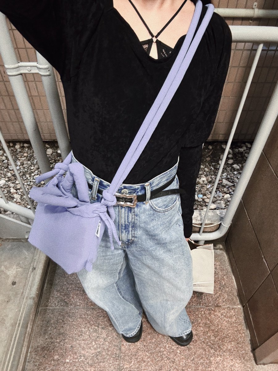 nmsnac's tweet photo. 今日のコーデ🎶 curvy velour bodysuitがぴったりの季節すぎてありがたい、かわいい https://t.co/kM4l7ZLGjN