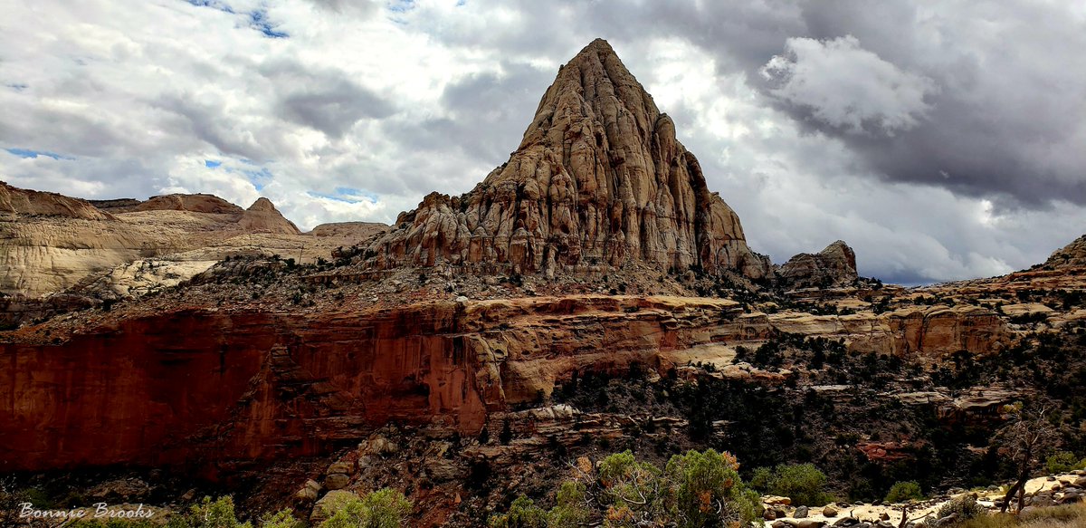 Brooksgallery8's tweet photo. @livingarts_eth GM!☀️Have a tip top Tuesday!💛
Cathedral of Stone
Photography
Rising beyond the familiar world, the towering peak stands suspended between earth and imagination.
https://t.co/ySCH9UN9Pk
#ArtDay @MichaelEnechi https://t.co/LyhgeOpN5E
