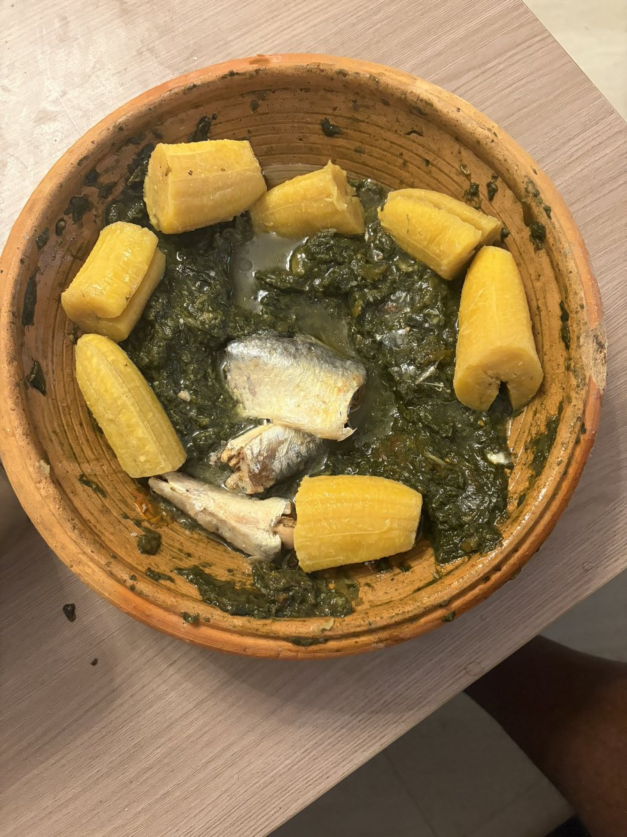 NanaEzze tweet media