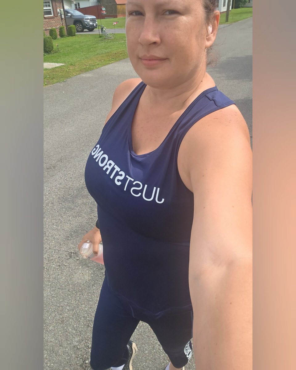 timeforselflove's tweet photo. Putting in the miles and feeling strong. 💙👟

Obsessed with this Just Strong set. Comfortable, supportive, and made for movement.

🔗 https://t.co/VaIGikLlOX

#JustStrong #StrongGirlsClub #conquerorchallenges #5ktraining https://t.co/3gJ1SKiyAd