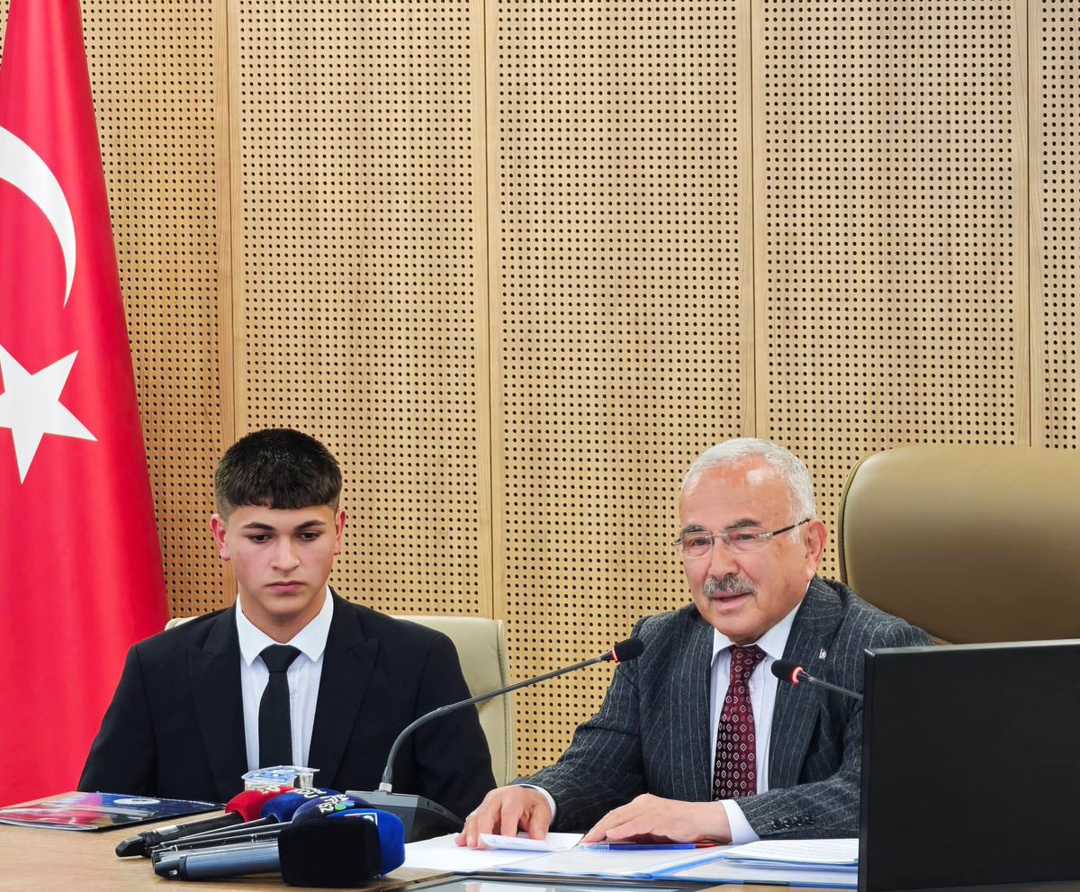 etemkibar's tweet photo. Ordu Büyükşehir Belediyemizin 2026 yılı Haziran Ayı Olağan Meclis Toplantısını gerçekleştirdik.

Alınan kararların hayırlara vesile olmasını temenni ediyorum. https://t.co/0e497xJqrH