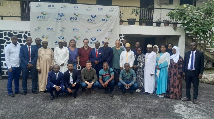 comoros_ne's tweet photo. 🇰🇲🤝🇧🇷 La coopération Comores–Brésil se poursuit avec le partage d’expertise en agriculture et en gestion des déchets. Objectif : renforcer les capacités locales et promouvoir un développement durable au bénéfice des populations. #Comores #Brésil https://t.co/O6lUpuadgi