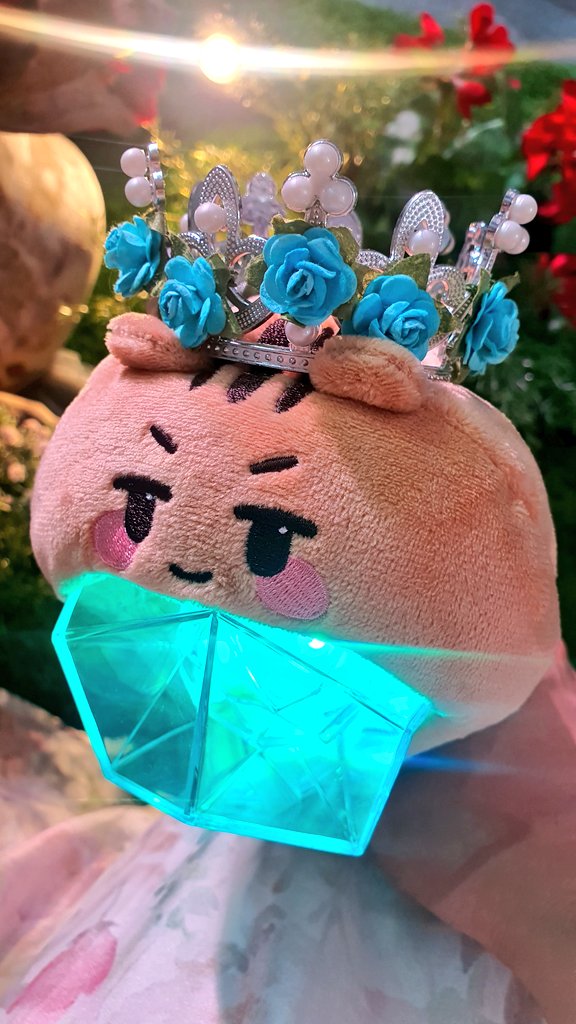 Fasara5's tweet photo. เย้ๆๆๆๆๆ ดีใจที่ประเทศไทยมีพี่มินโฮแล้วนะคะ🥺😭✨️ ขอบคุณ LG ที่พาพี่มินโฮมานะคะ 

โอมเพี้ยง🪄✨️ ไม่ว่าจะคอน มีต หรืออะไรก็ได้ ขอให้ประเทศไทยได้มีชายนี่ทุกคนอีกนะคะ🙏🏻💎 

#LGxMINHO 
#민호 #샤이니 #MINHO #SHINee
#LGTH #LifesGood #집들이byLG 
#MadeBetterByKTech https://t.co/PEGRdk36y5