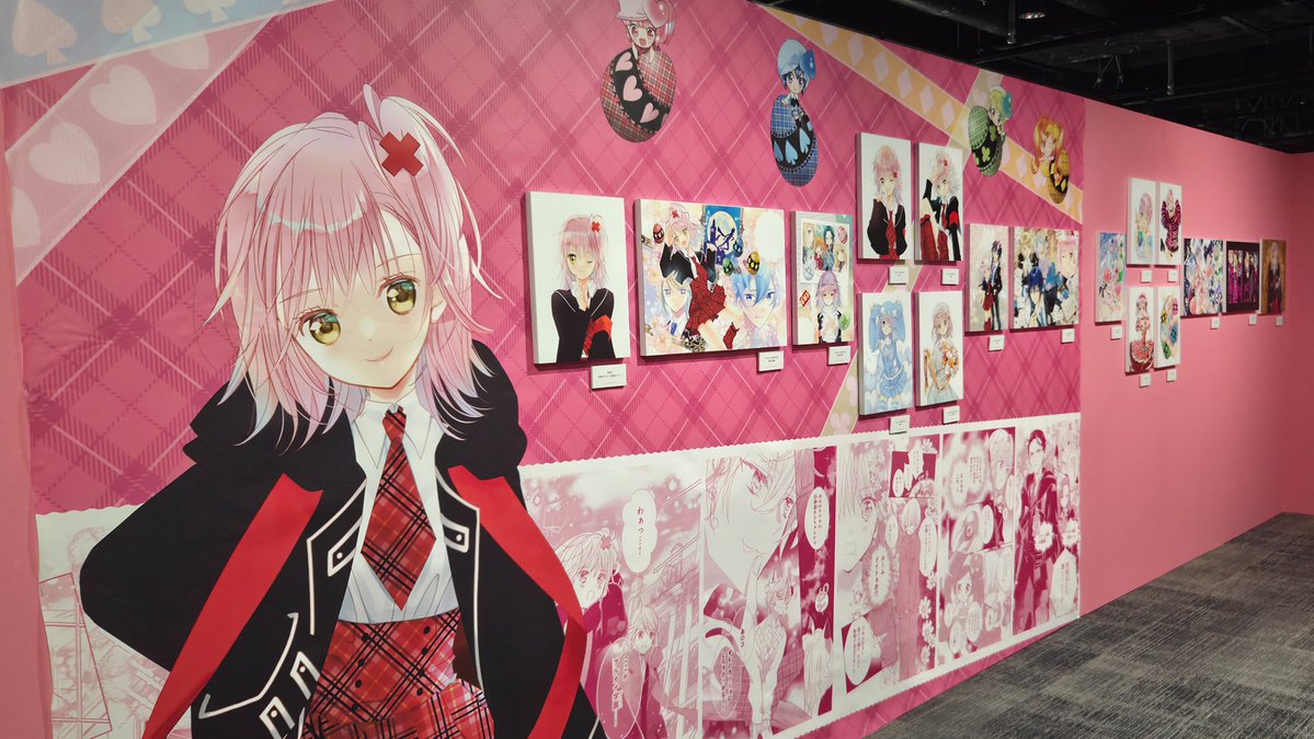 peachpit2525's tweet photo. 【展示紹介】
エリアに入った瞬間から、しゅごキャラ！の世界へ✨
デコレーションタワーがお出迎えします

大阪会場では、ハラカド会場からさらにボリュームアップ！
🍑新エリア「しゅごキャラ！JJ」
🍑原画10点増量
など、パワーアップした展示をお楽しみいただけます

さらに「しゅごキャラ！メモリアルドーム」で記念撮影も📸

ぜひ会場でご覧ください！

📍なんばパークスミュージアム
6月28日(日)まで開催中

公式サイト
https://t.co/5QicRfJexg

#peachpit #peachpit特別展 #peachpit25th
#しゅごキャラ #shugochara