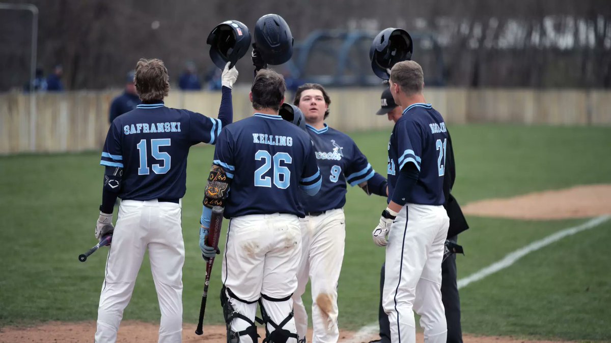 UIUBaseball's tweet photo. Relationships create family
Standards create respect
Competition creates growth

Family fuels it
Respect holds it
Fearlessness drives it
Resilience finishes it

We compete together
We grow together
We finish together

This is Peacock Baseball.
 #FRFR #FeathersUp #CreateYourLegacy https://t.co/aZTYrJisIC