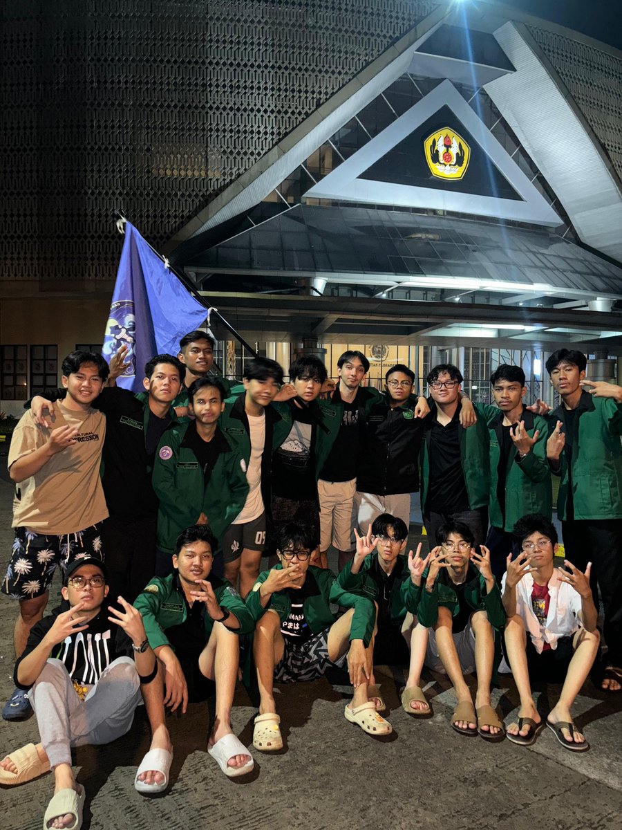 ParamaRizky's tweet photo. sedih.. byee unpad tercintah https://t.co/0T0CfycO4r
