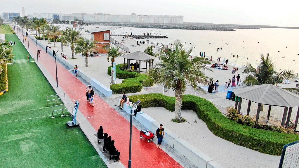 entrypointuae's tweet photo. ▪️ما الفرق بين المدينة والمنطقة في القرار الذي اعتمده حضرة صاحب السمو #حاكم_الشارقة؟
▪️المدينة كيان حضري مستقل إدارياً ..  أما المنطقة فهي تجمع سكاني أو نطاق جغرافي أصغر يتبع الإمارة. https://t.co/UvUh1N4CTf