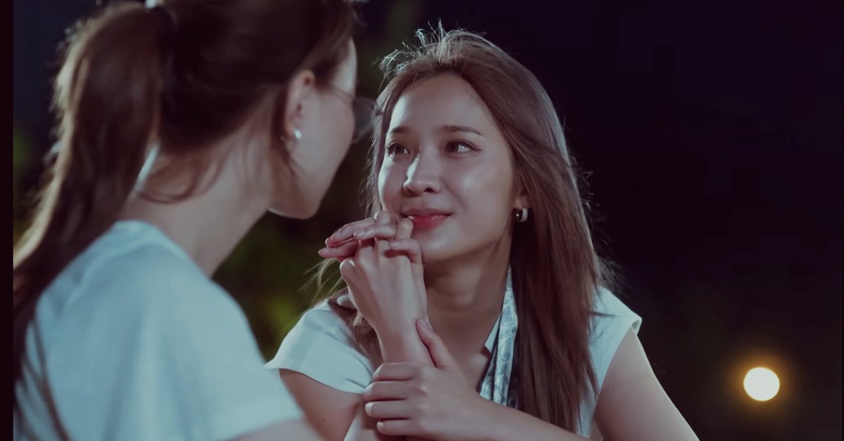 deiparc's tweet photo. Y si nos dan una tercera serie de ellas? Digo! Creo que ha sido evidente lo que las amamos. No?
Por favor @GMMTV 

#EnemiesWithBenefits 
#Janhae #JingJingYu #JanJingJing https://t.co/4DEr7Uvcoc